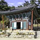 고즈넉한 소나무숲길의 끝자리 북지장사
